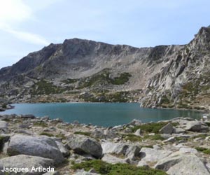 Vue du lac de Bastani, sur les hauteurs du Monte Renoso (Haute-Corse/Corse-du-Sud)